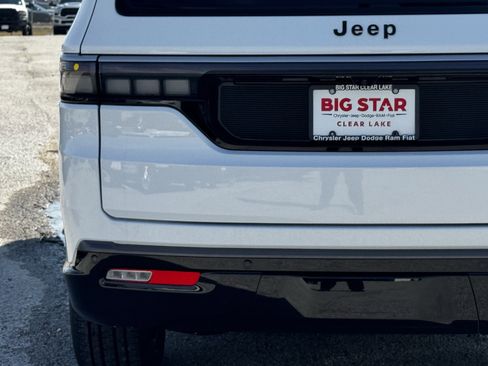 New 2026 Jeep Grand Wagoneer L 4DR 2WD image 11