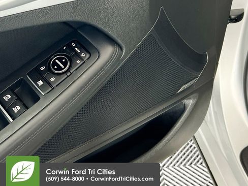 Used 2015 Hyundai Genesis 5.0 image 13