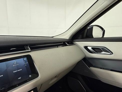 Used 2023 Land Rover Range Rover Velar R-Dynamic S image 18
