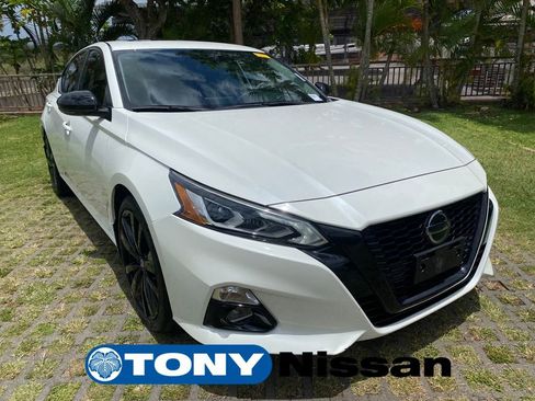Used 2022 Nissan Altima 2.5 SR w/ Midnight Edition Package FWD image 1