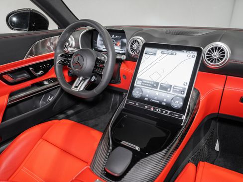 Used 2025 Mercedes-Benz AMG GT 63 image 30