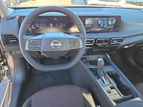New 2026 Nissan Sentra SR w/ Floor Mat Package image 34