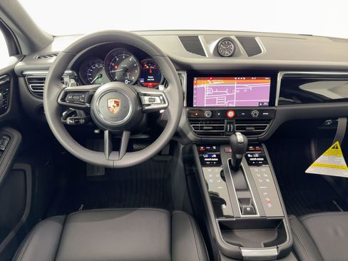 Certified 2026 Porsche Macan AWD/4WD image 27