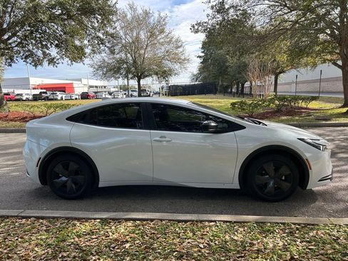 Used 2024 Toyota Prius LE image 6
