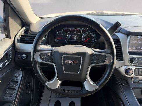 Used 2017 GMC Yukon SLT image 12