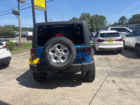 Used 2016 Jeep Wrangler Unlimited Sport w/ Connectivity Group AWD/4WD image 6