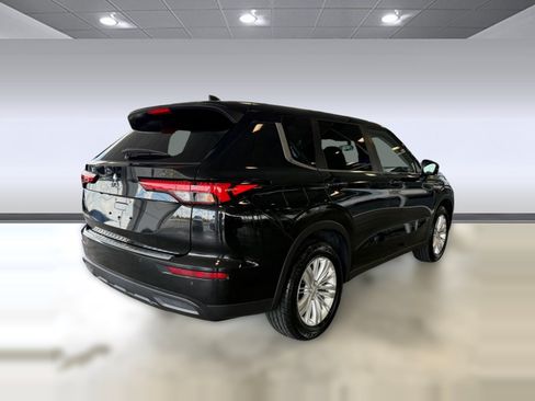 Used 2024 Mitsubishi Outlander ES FWD image 9