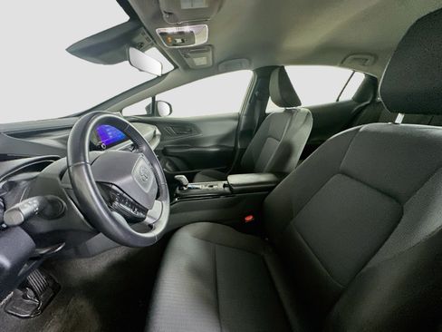 Used 2024 Toyota Prius LE FWD image 13