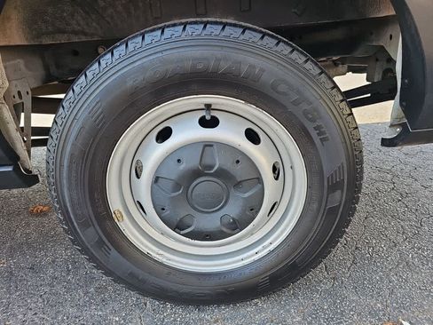 Used 2019 Ford Transit 250 148 Medium Roof image 10