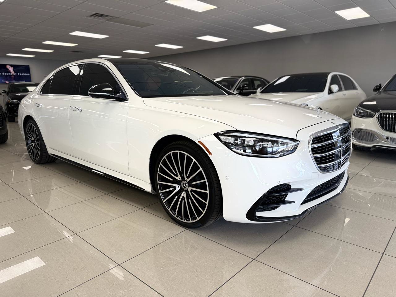 Used 2022 Mercedes-Benz S 580 4MATIC Sedan image 2