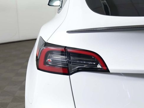 Used 2023 Tesla Model Y Long Range image 14