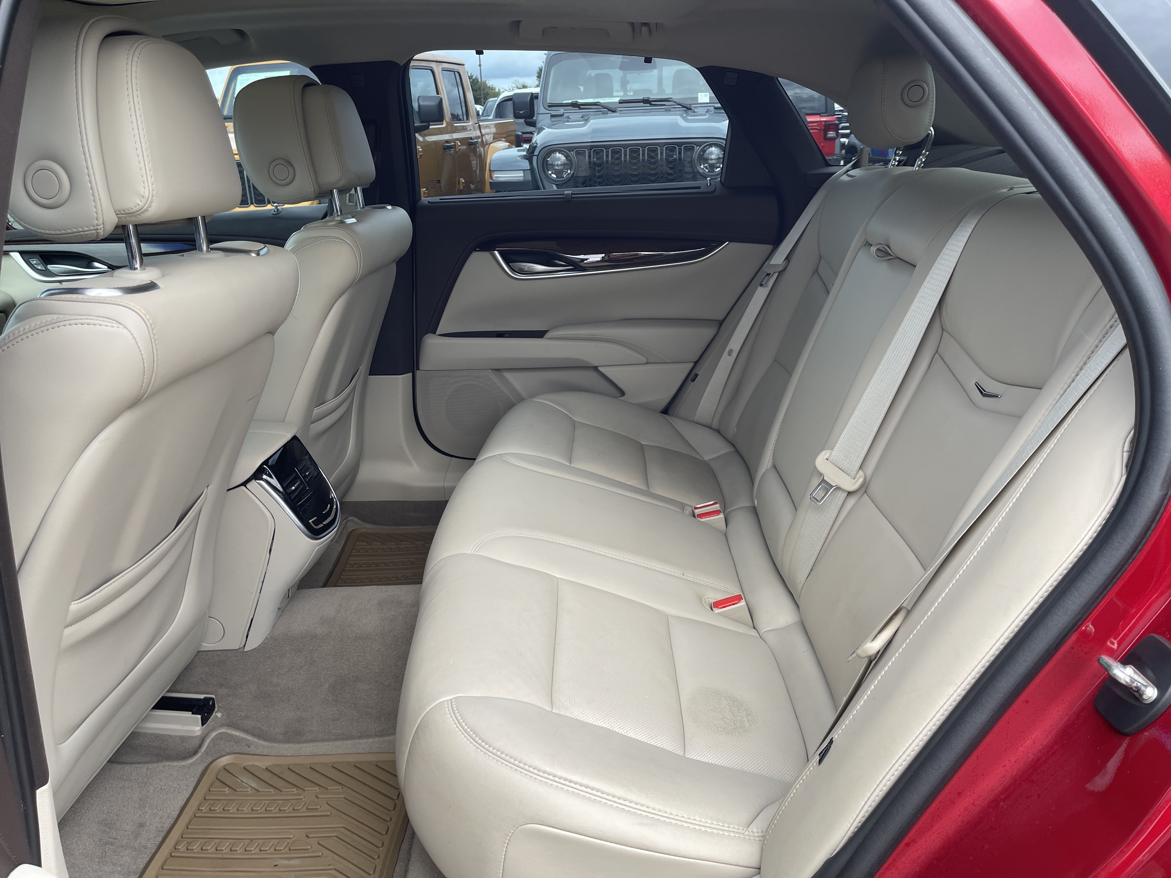 Used 2013 Cadillac XTS Premium FWD image 21