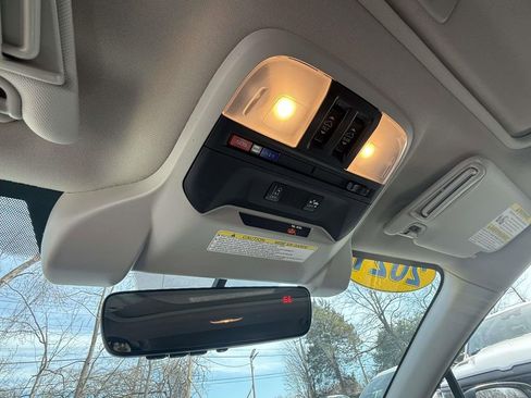 Used 2021 Subaru Crosstrek 2.5i Sport w/ Moonroof Package image 29