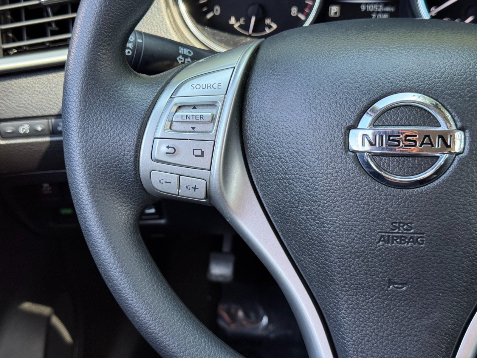 Used 2015 Nissan Rogue S AWD/4WD image 20