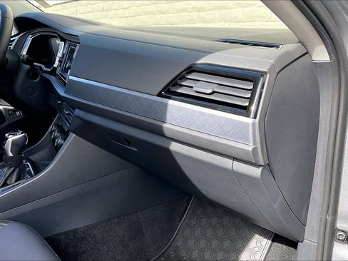 Certified 2024 Volkswagen Jetta SE image 16