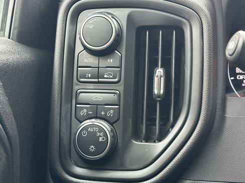 Used 2025 Chevrolet Silverado 1500 Custom image 30