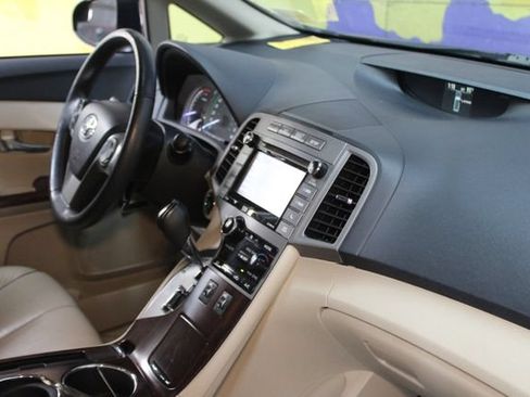 Used 2015 Toyota Venza Limited AWD/4WD image 10