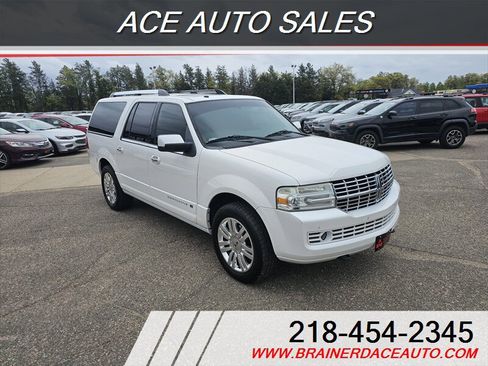 Used 2012 Lincoln Navigator L 4WD image 2