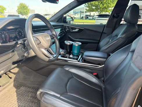 Used 2019 Audi Q8 Prestige w/ Luxury Package AWD/4WD image 6