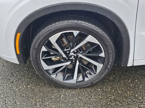 Used 2024 Mitsubishi Outlander SEL AWD/4WD image 9