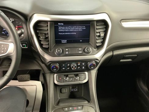 Certified 2023 GMC Acadia SLT w/ Technology Package image 18