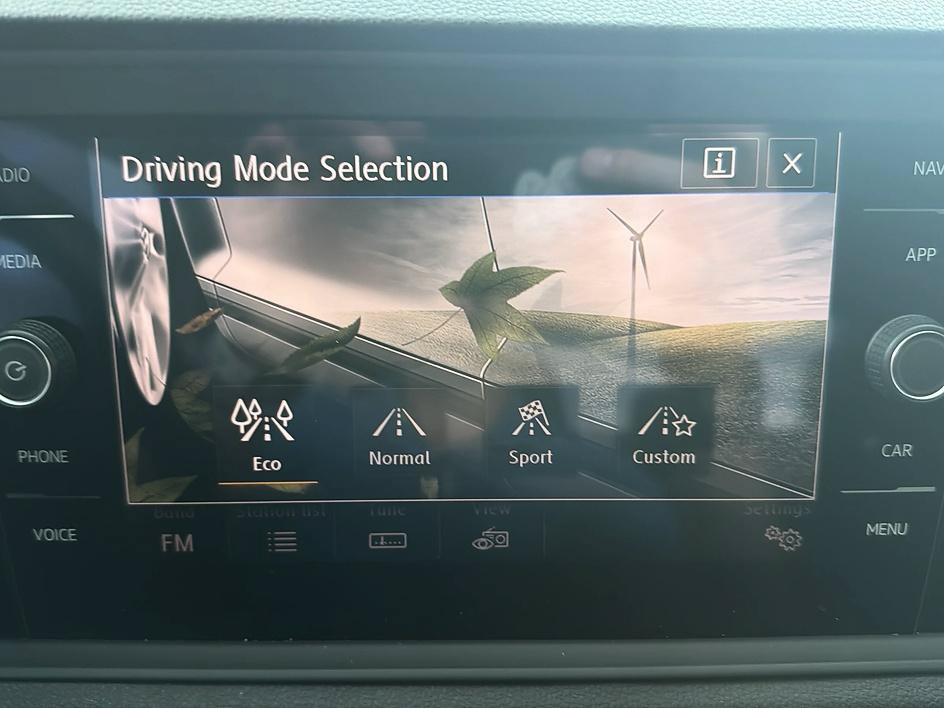 Used 2019 Volkswagen Jetta SEL Premium FWD image 42