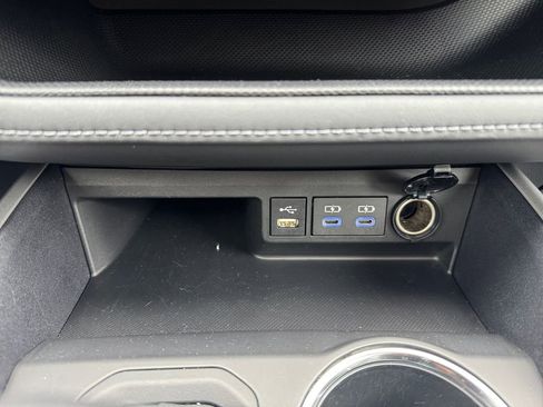 Used 2022 Toyota Highlander XLE image 28