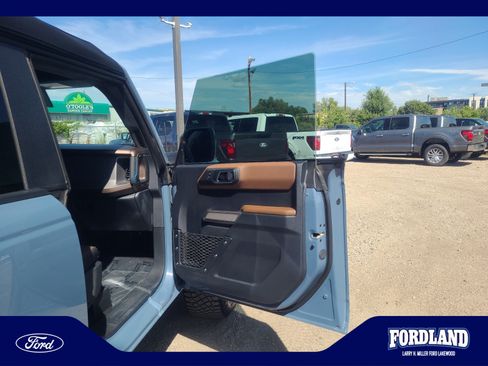 Used 2023 Ford Bronco Outer Banks AWD/4WD image 16
