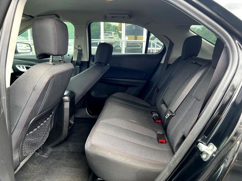 Used 2017 Chevrolet Equinox LT w/ Convenience Package image 12