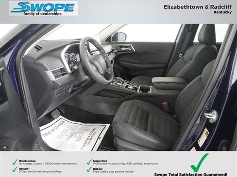 New 2025 Mitsubishi Outlander SE image 7