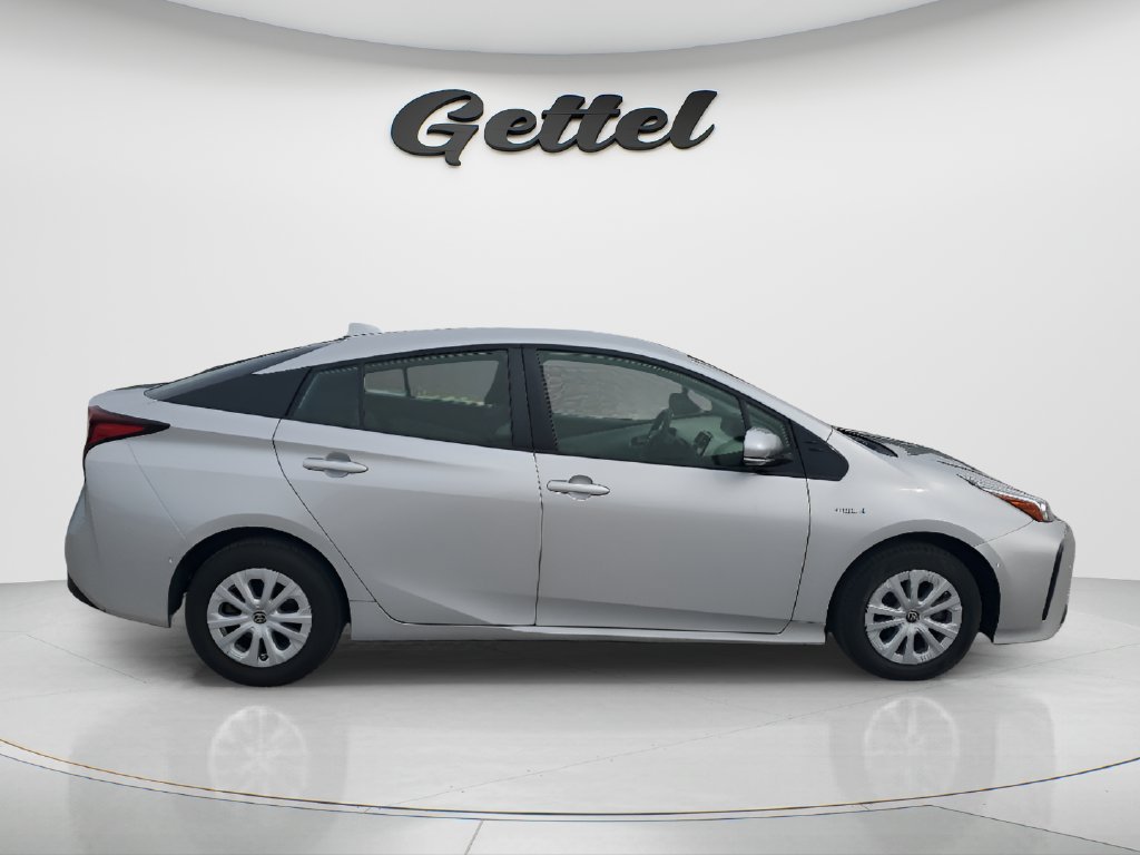 Used 2020 Toyota Prius LE FWD image 4