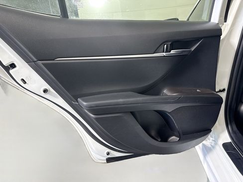 Used 2021 Toyota Camry SE image 25