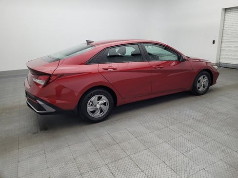 Used 2025 Hyundai Elantra SE image 10