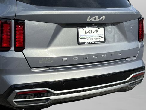 Certified 2022 Kia Sorento S image 13