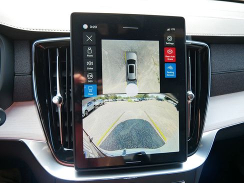 New 2026 Volvo XC90 B6 Ultra image 10