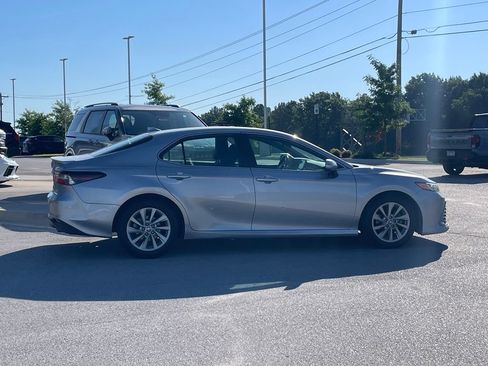 Used 2022 Toyota Camry LE FWD image 8
