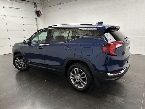 Used 2022 GMC Terrain SLT w/ LPO, Floor Liner Package AWD/4WD image 6