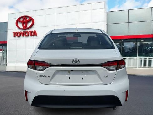 Used 2025 Toyota Corolla LE FWD image 5