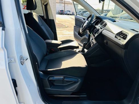Used 2019 Volkswagen Tiguan S image 24