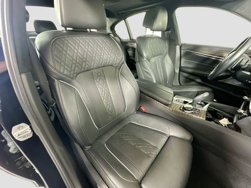 Used 2018 BMW M550i xDrive image 30