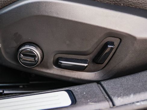 Used 2025 Volvo V60 B5 Cross Country Plus image 53