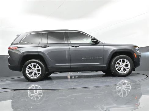 Used 2022 Jeep Grand Cherokee Limited AWD/4WD image 37