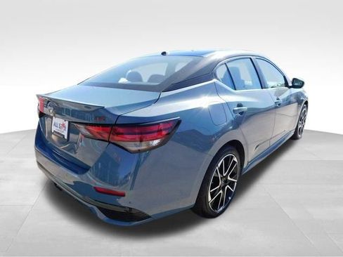 Used 2025 Nissan Sentra SR image 9