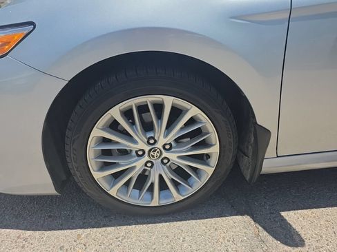 Used 2020 Toyota Camry XLE AWD/4WD image 2