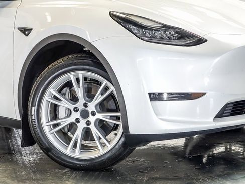 Used 2023 Tesla Model Y Long Range image 4