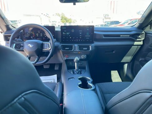 Certified 2025 Ford Mustang Coupe image 26