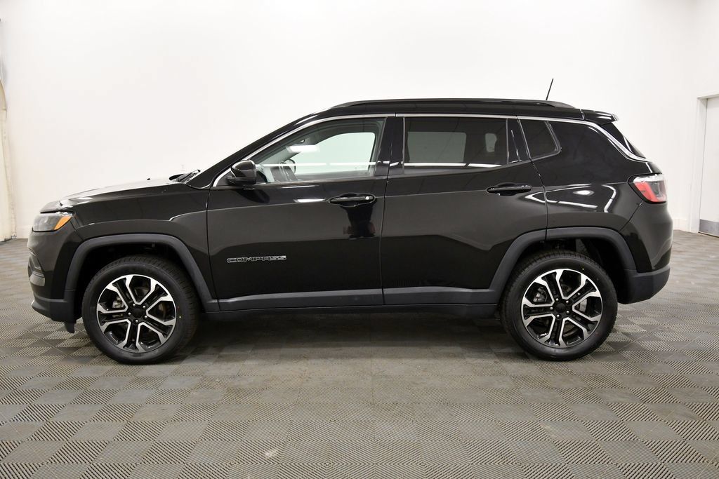Used 2022 Jeep Compass Limited AWD/4WD image 4
