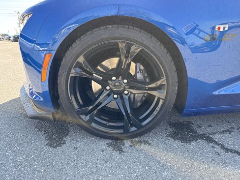 Used 2018 Chevrolet Camaro SS RWD image 11