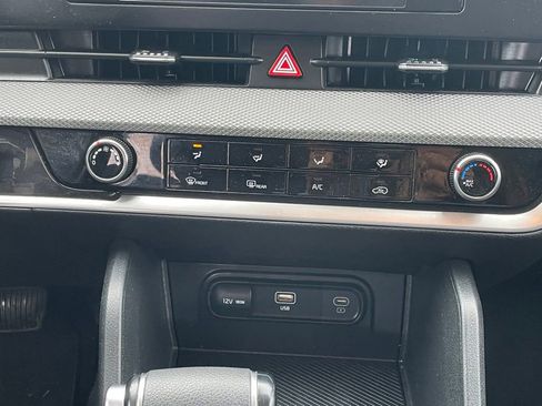 Certified 2024 Kia Sportage LX FWD image 18