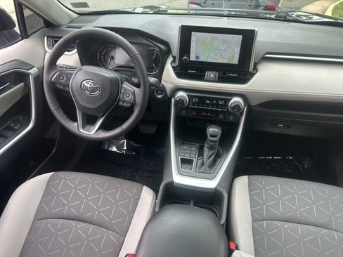 Used 2025 Toyota RAV4 XLE w/ Convenience Package AWD/4WD image 26